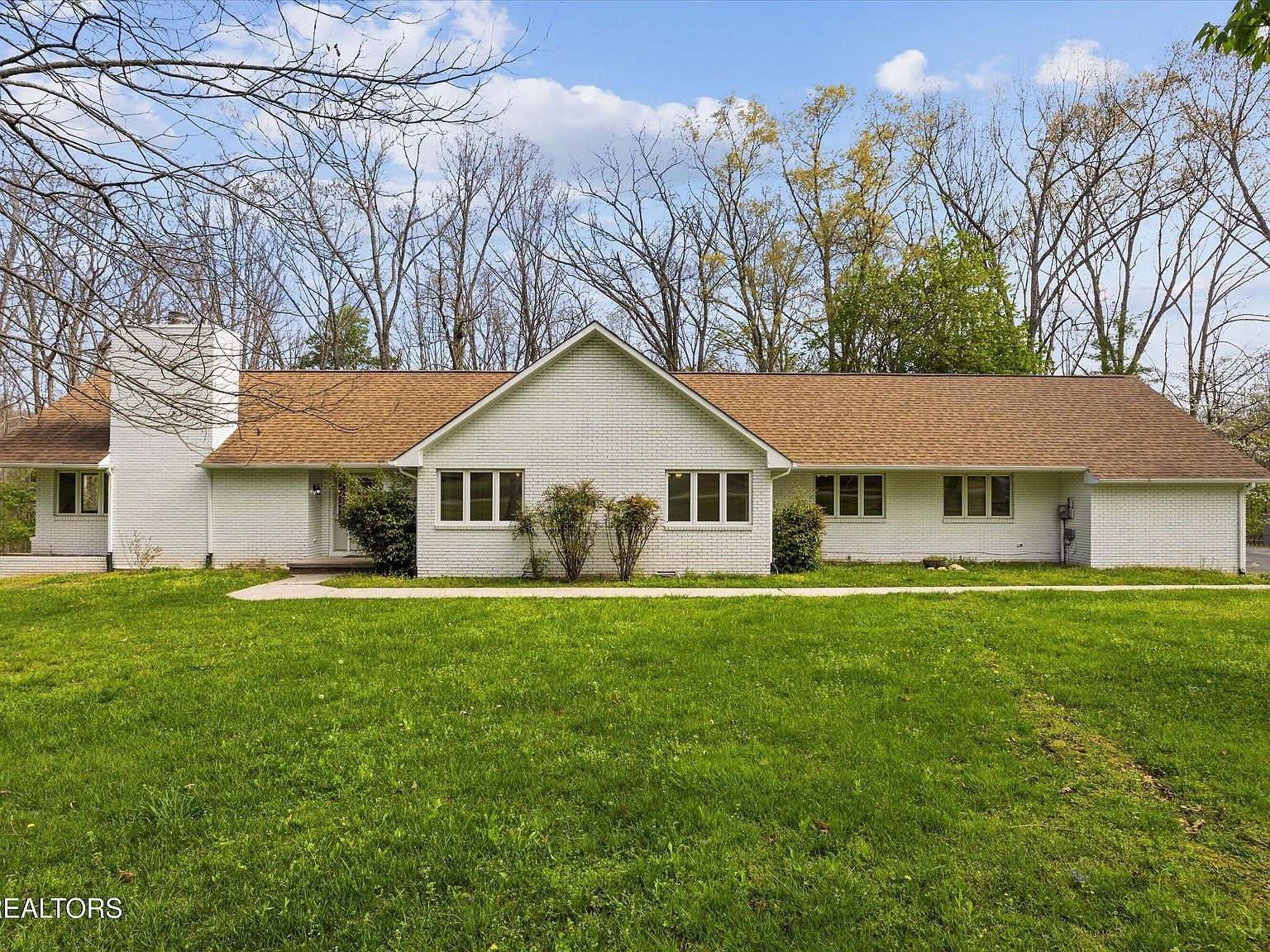 696 Laurel Cir Crossville, TN 38555  | Single Family