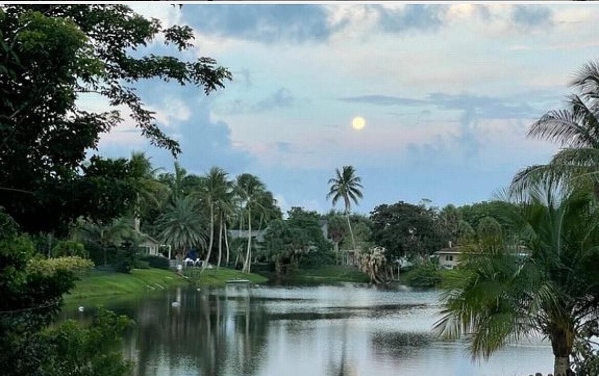 299 NW 10th Ct Boca Raton, FL 33486 - Thumbnail 2