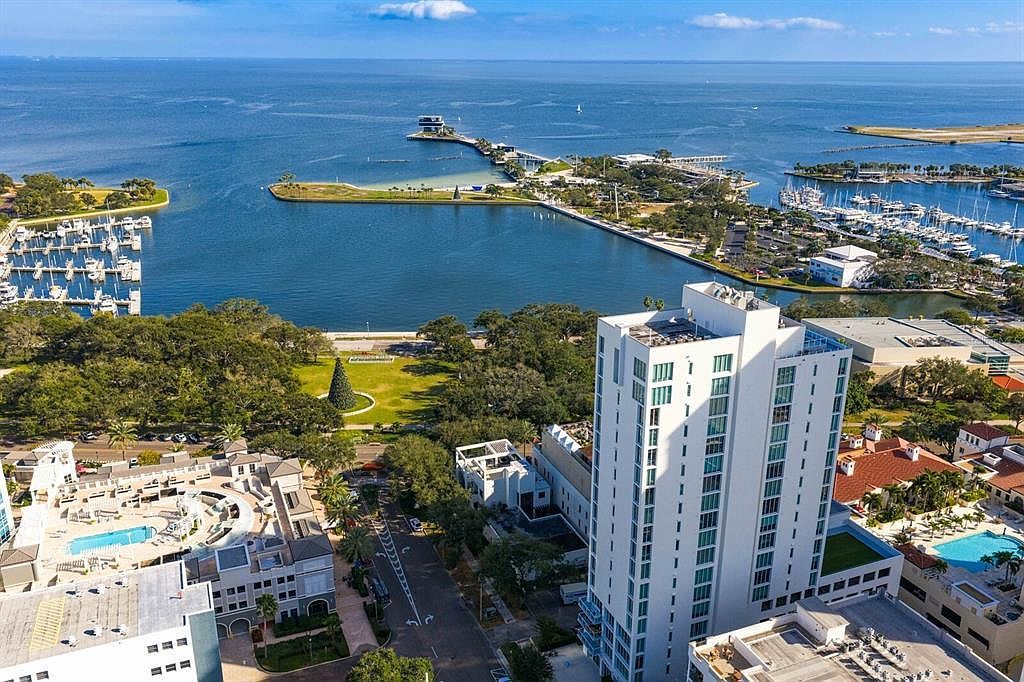 176 4th Ave NE #1002 Saint Petersburg, FL 33701  | Condominium