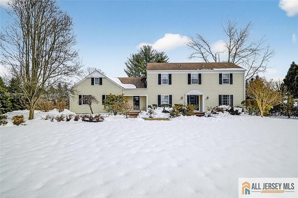 4 Hardley Dr Cranbury, NJ 08512  | Single Family