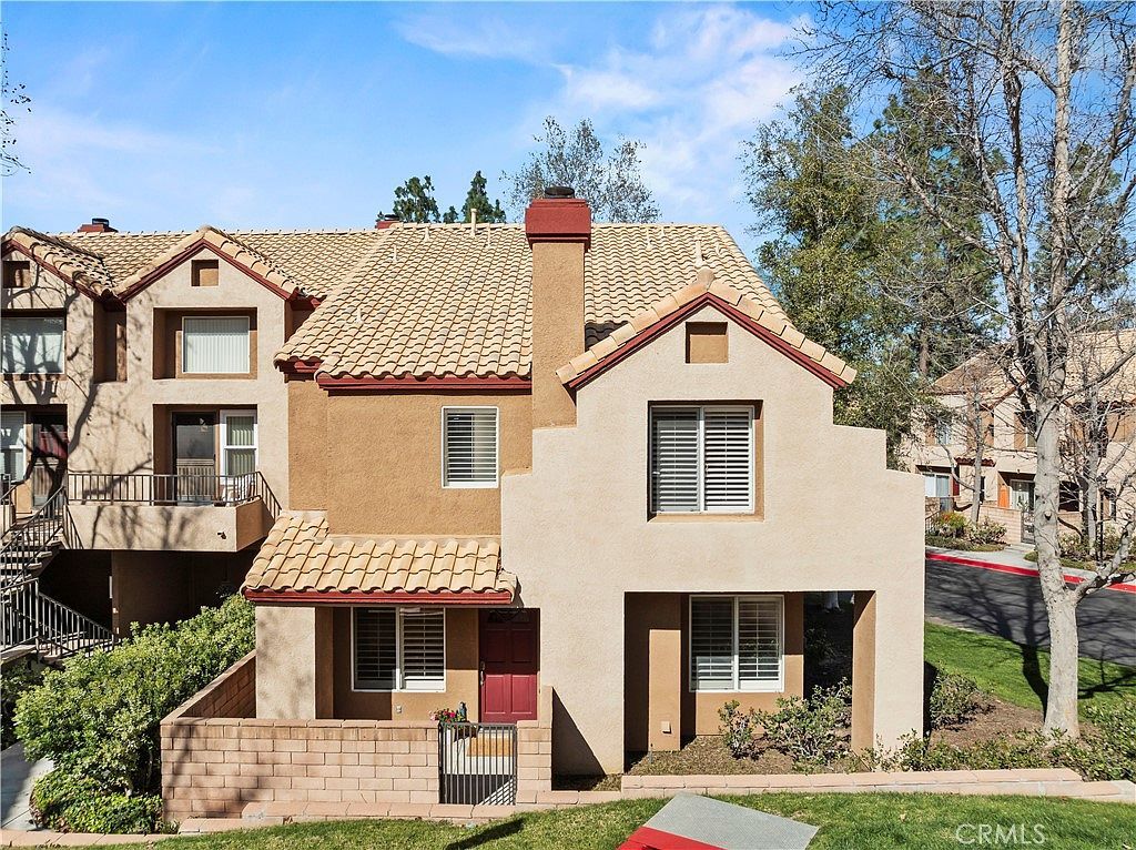 22713 Copper Hill Dr Unit 42 Santa Clarita, CA 91350  | Condominium