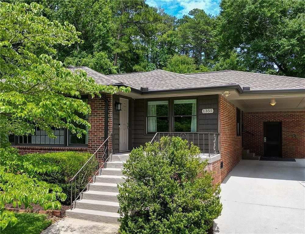 1355 Amanda Cir Decatur, GA 30033, 30033
