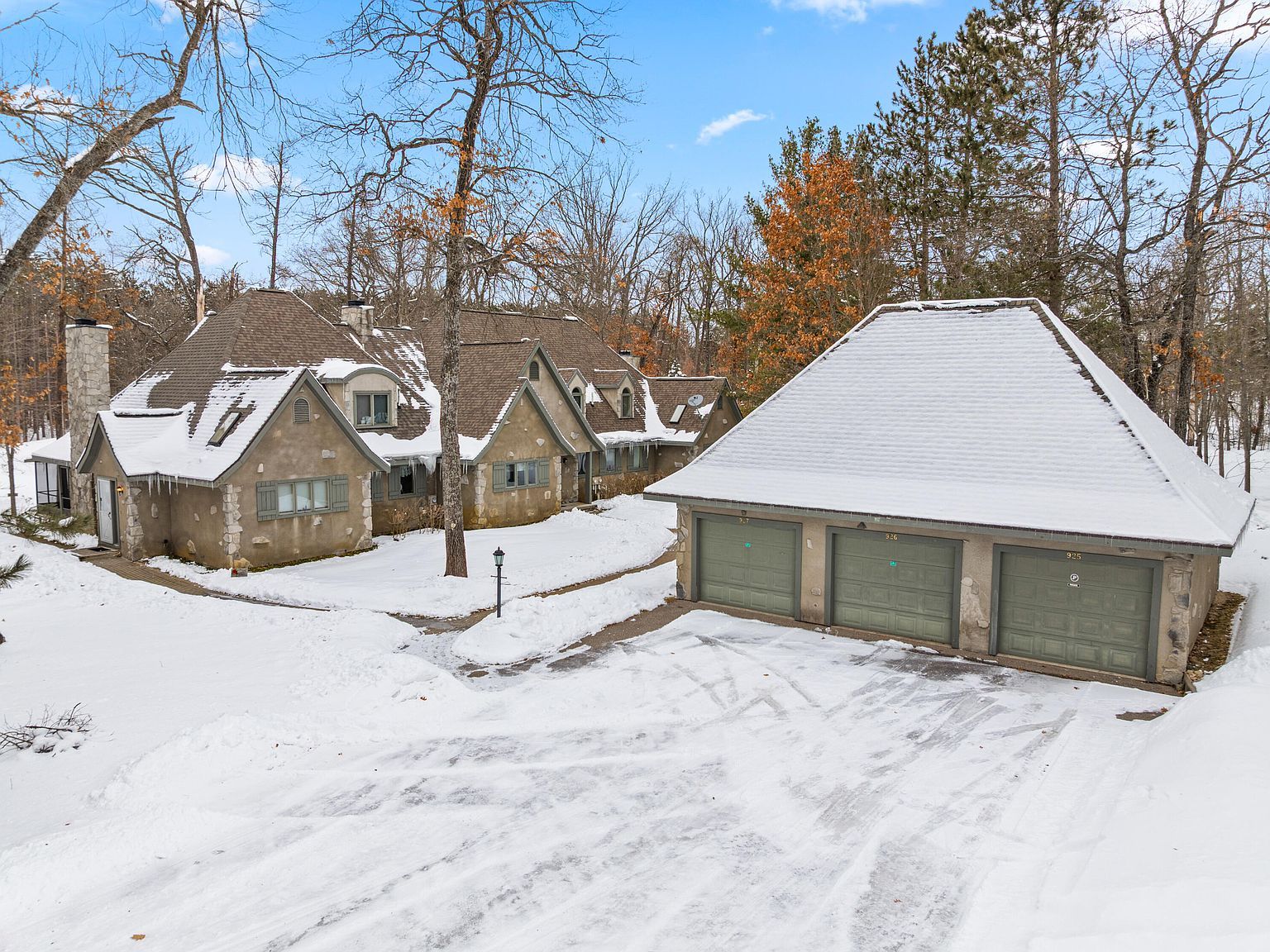 927 Chardonnay Lewiston, MI 49756  | Single Family