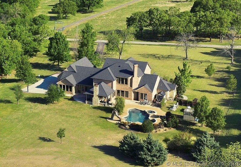 1739 Gateway Rd Ardmore, OK 73401  | Single Family