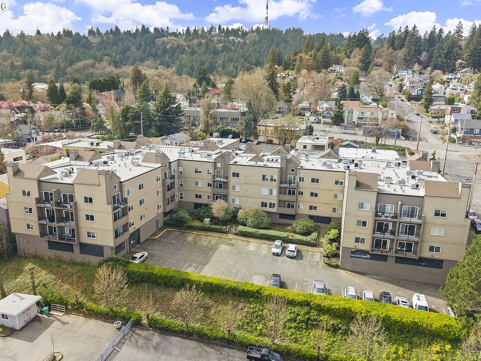 4320 S Corbett Ave APT 102 Portland, OR 97239  | Condominium