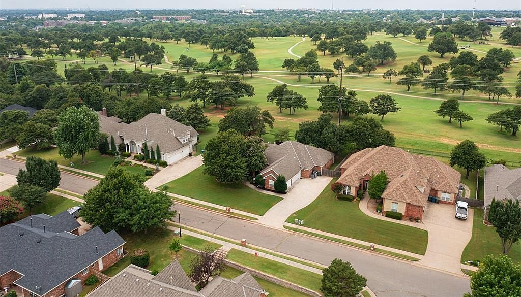 1117 Outabounds Dr Edmond, OK 73034 - Thumbnail 2