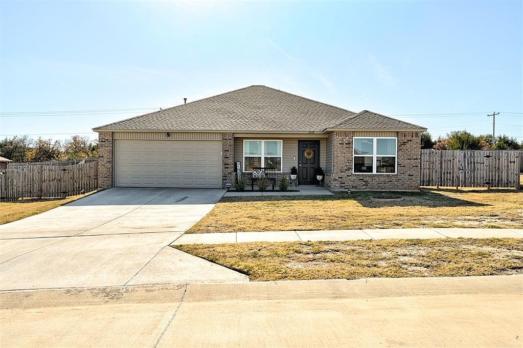 21118 Winding Brk Harrah, OK 73045  | Single Family