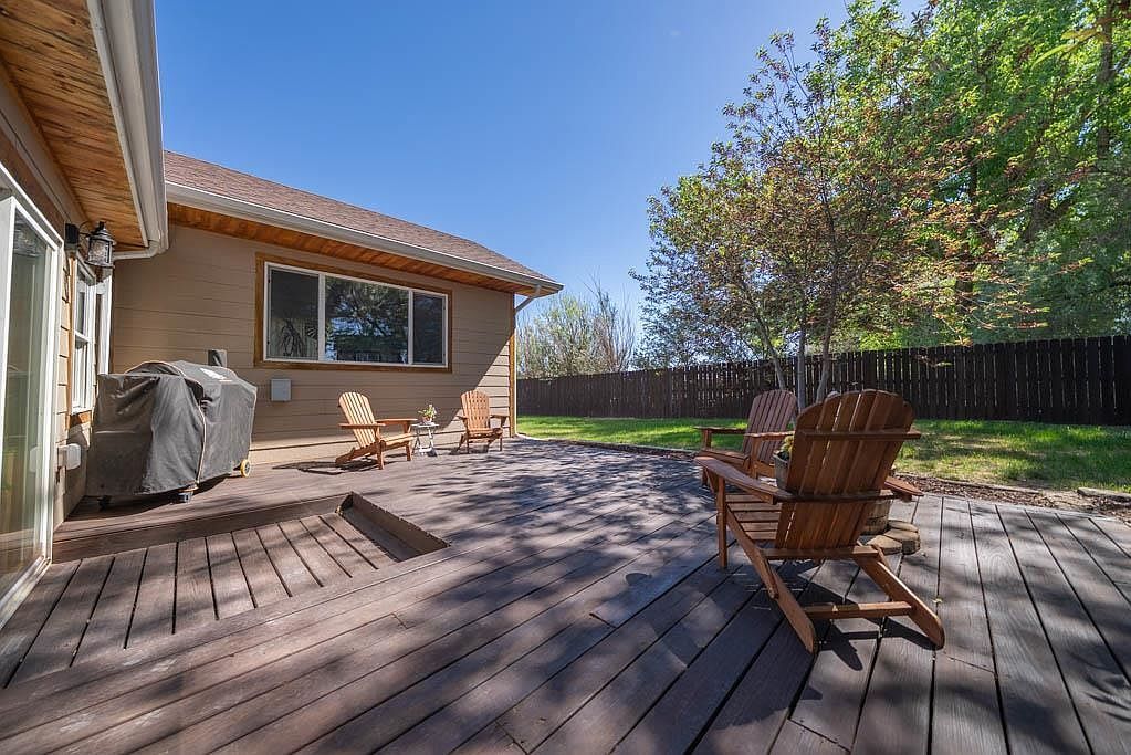 2132 26th St Cody, WY 82414, 82414