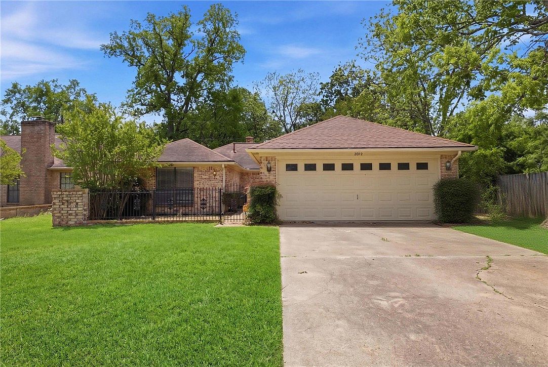 2012 Red River Dr Bryan, TX 77802, 77802