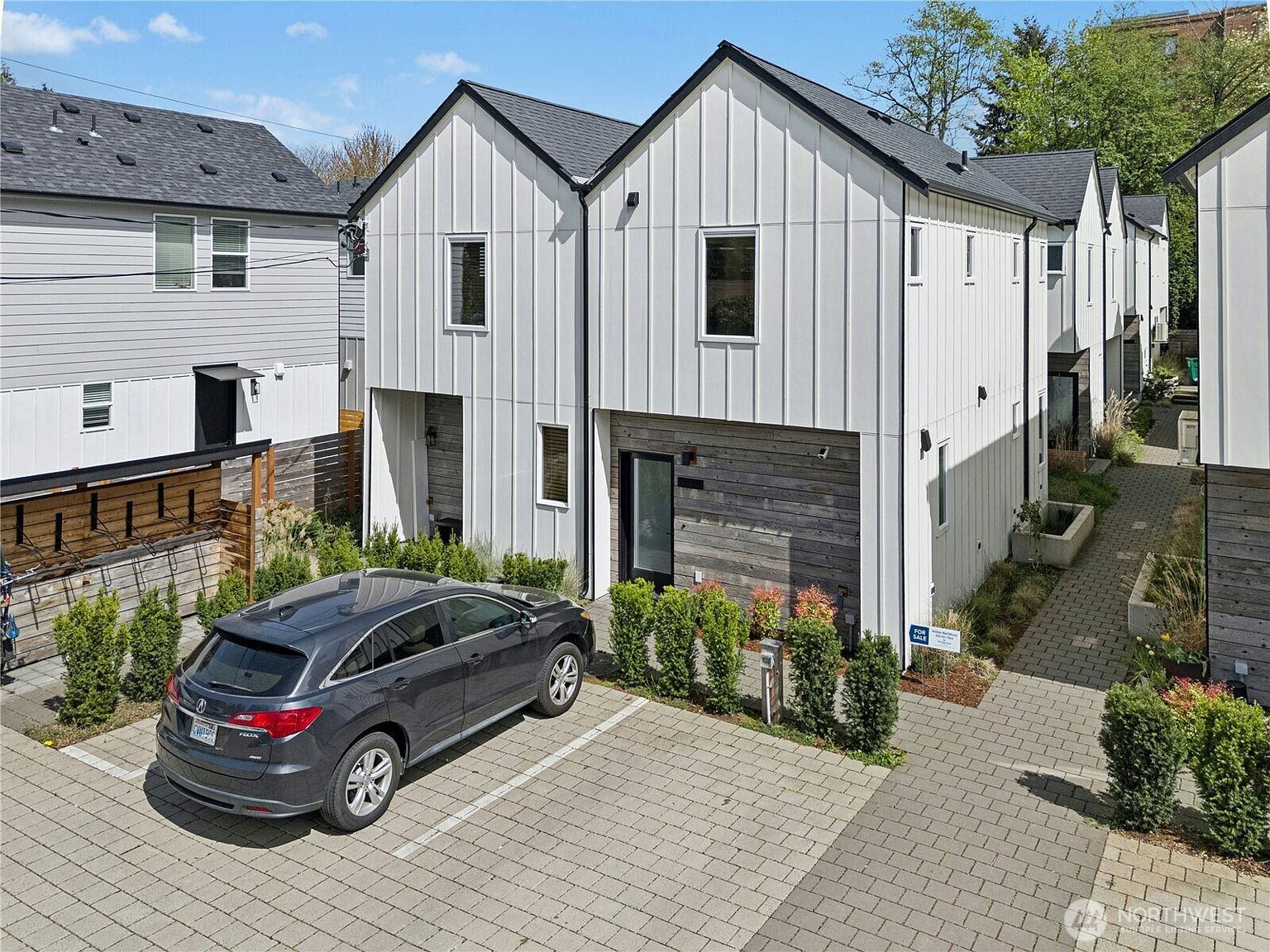 10354 Wallingford Ave N #B Seattle, WA 98133, 98133
