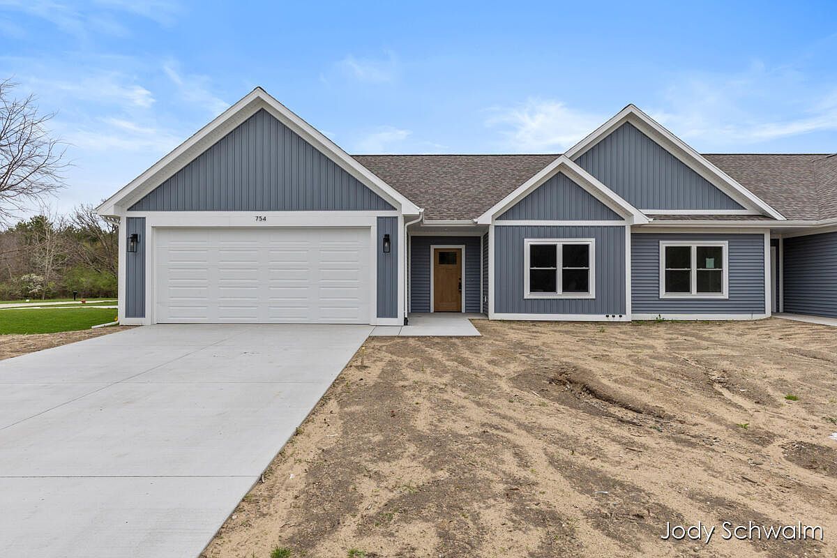 754 Noble Dr Belding, MI 48809, 48809