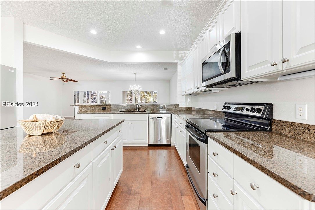 184 Hampton Cir Bluffton, SC 29909, 29909