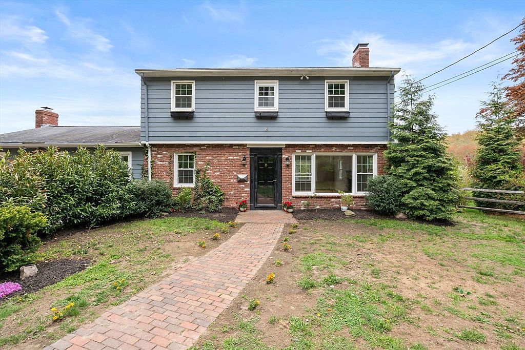 1066 Hillside St Milton, MA 02186, 2186