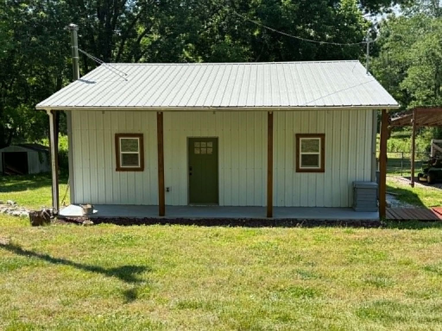 2267 Leatherwood Rd Stewart, TN 37175, 37175