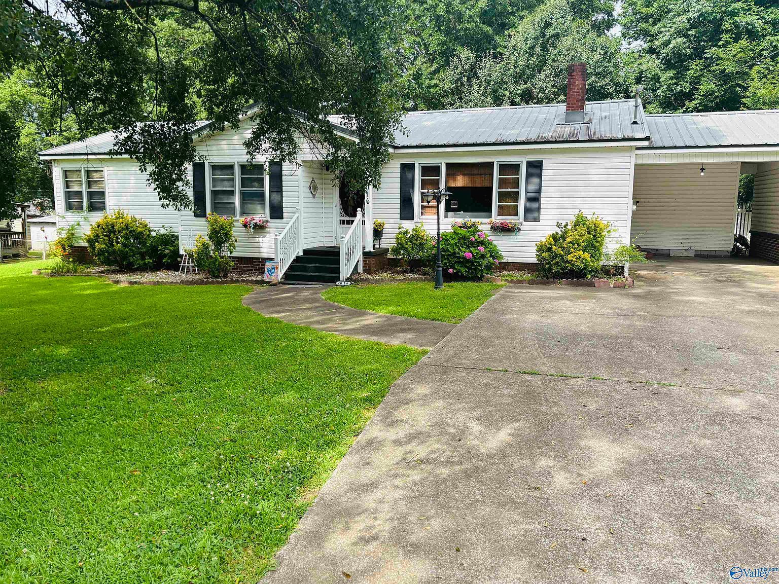 2016 Noccalula Rd Gadsden, AL 35904 | Single Family
