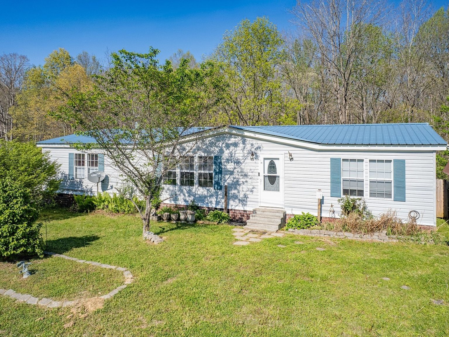 2056 Kristin Dr Centerville, TN 37033, 37033
