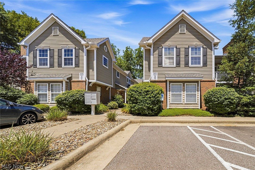 3371 Lenox Village Dr Unit 155 Fairlawn, OH 44333, 44333