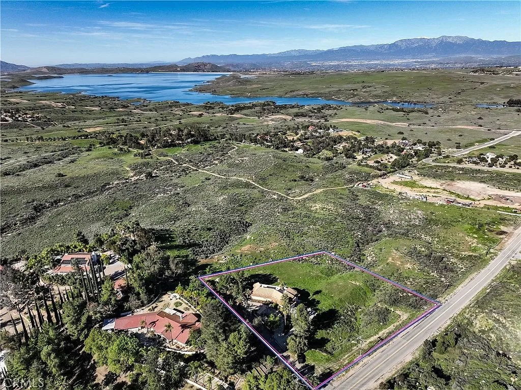 20329 Luchs Rd Perris, CA 92570, 92570