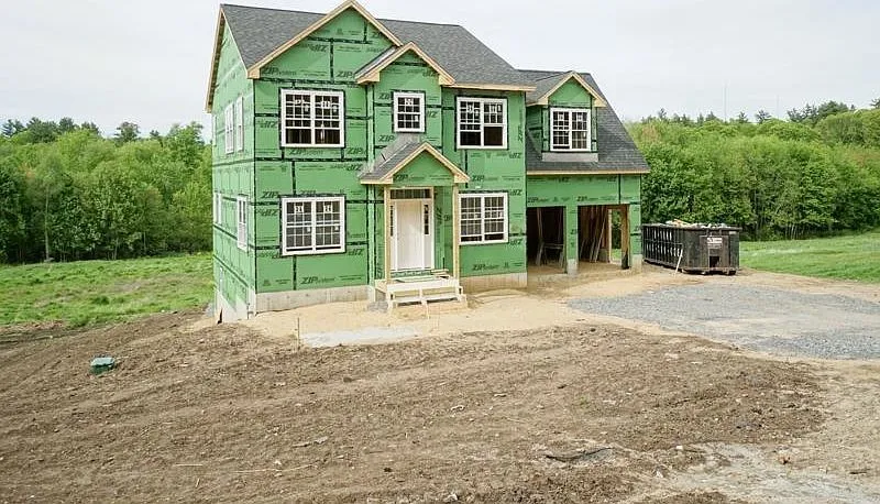 78 Island Pond Rd Derry, NH 03038, 3038