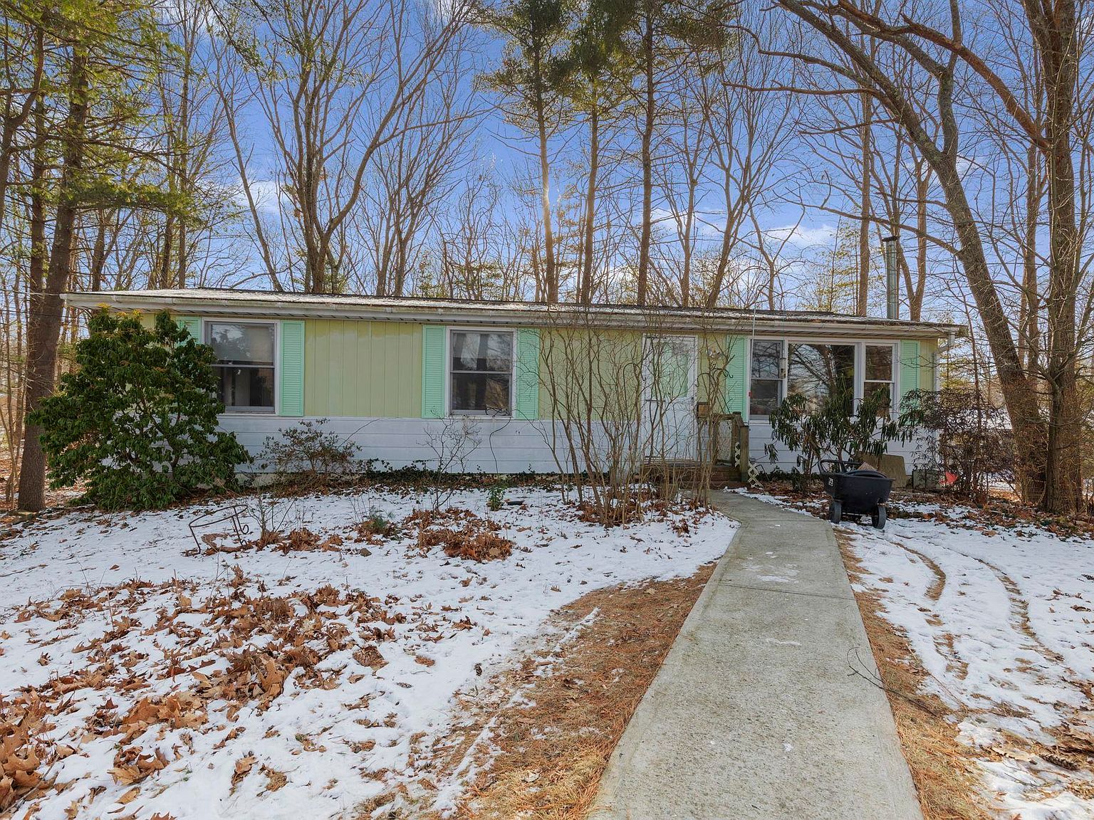 87 Grant Ave Portsmouth, NH 03801 - Thumbnail 2