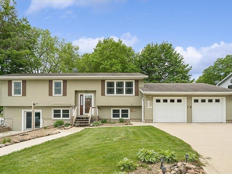 604 Colgrove Dr Fayette, IA 52142, 52142