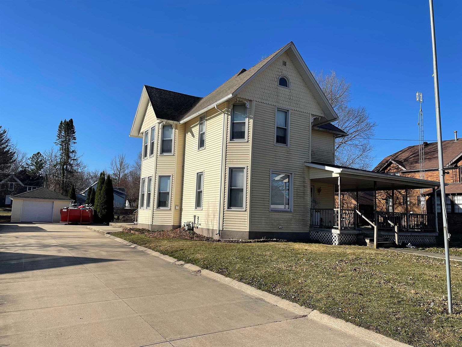 304 E Water St Fayette, IA 52142, 52142