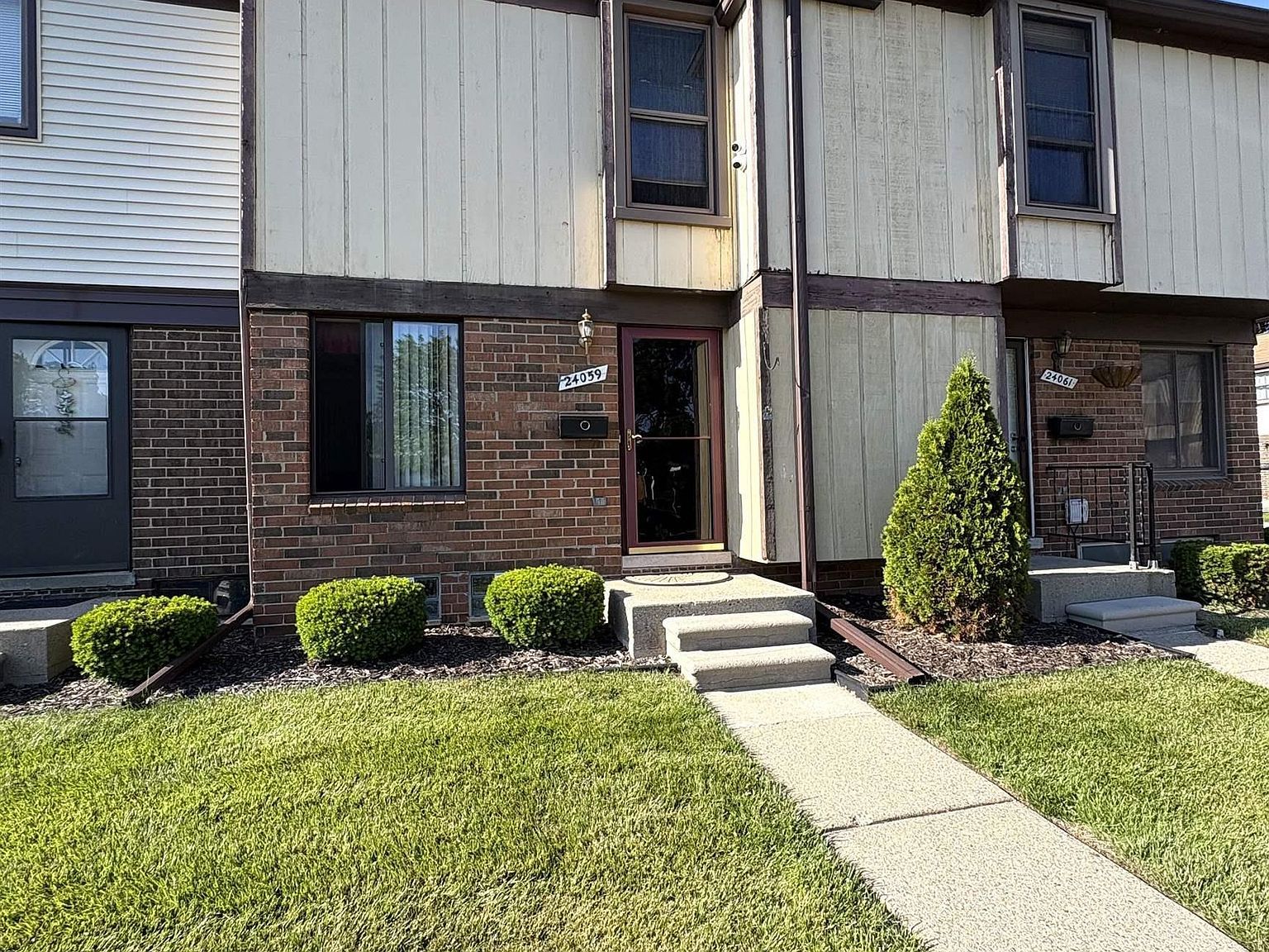 24059 Grange St Clinton Township, MI 48036, 48036