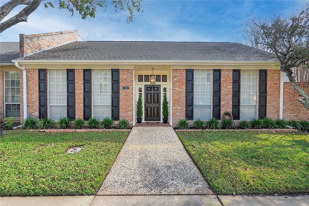 808 Dogwood Ln Bryan, TX 77802 - Thumbnail 2