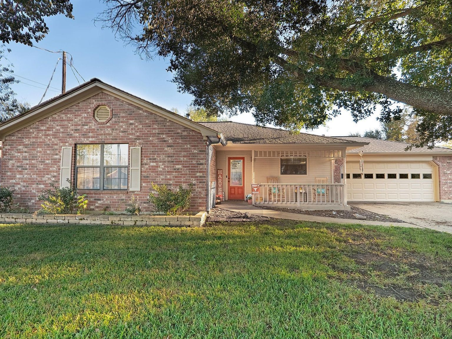 106 N Hills Cir Franklin, TX 77856 - Thumbnail 2