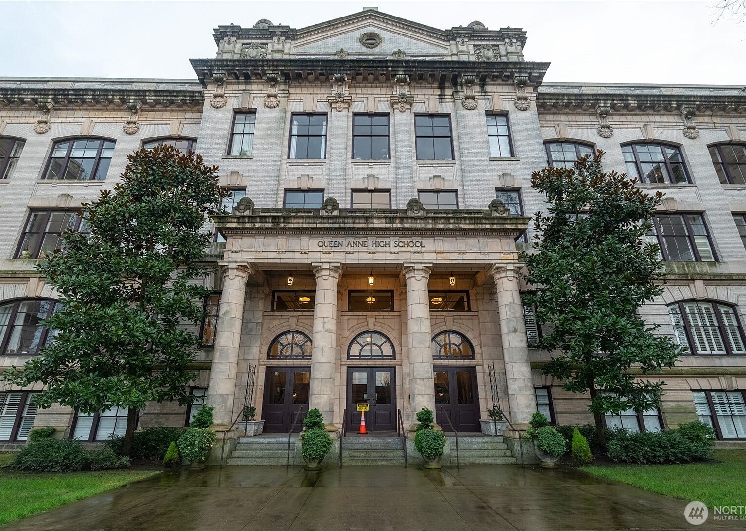 201 Galer St APT 223 Seattle, WA 98109 - Thumbnail 2