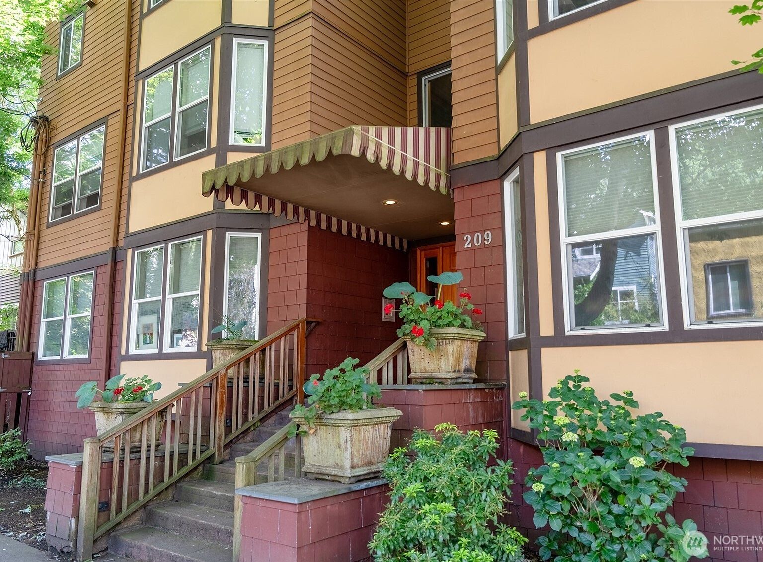 209 N 39th St APT 304 Seattle, WA 98103 | Condominium