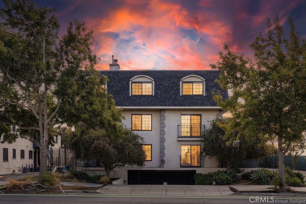 1020 Ocean Park Blvd Santa Monica, CA 90405 - Thumbnail 2