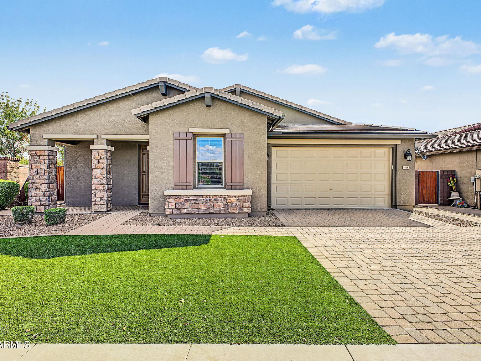 1075 W REDWOOD Avenue San Tan Valley, AZ 85140, 85140