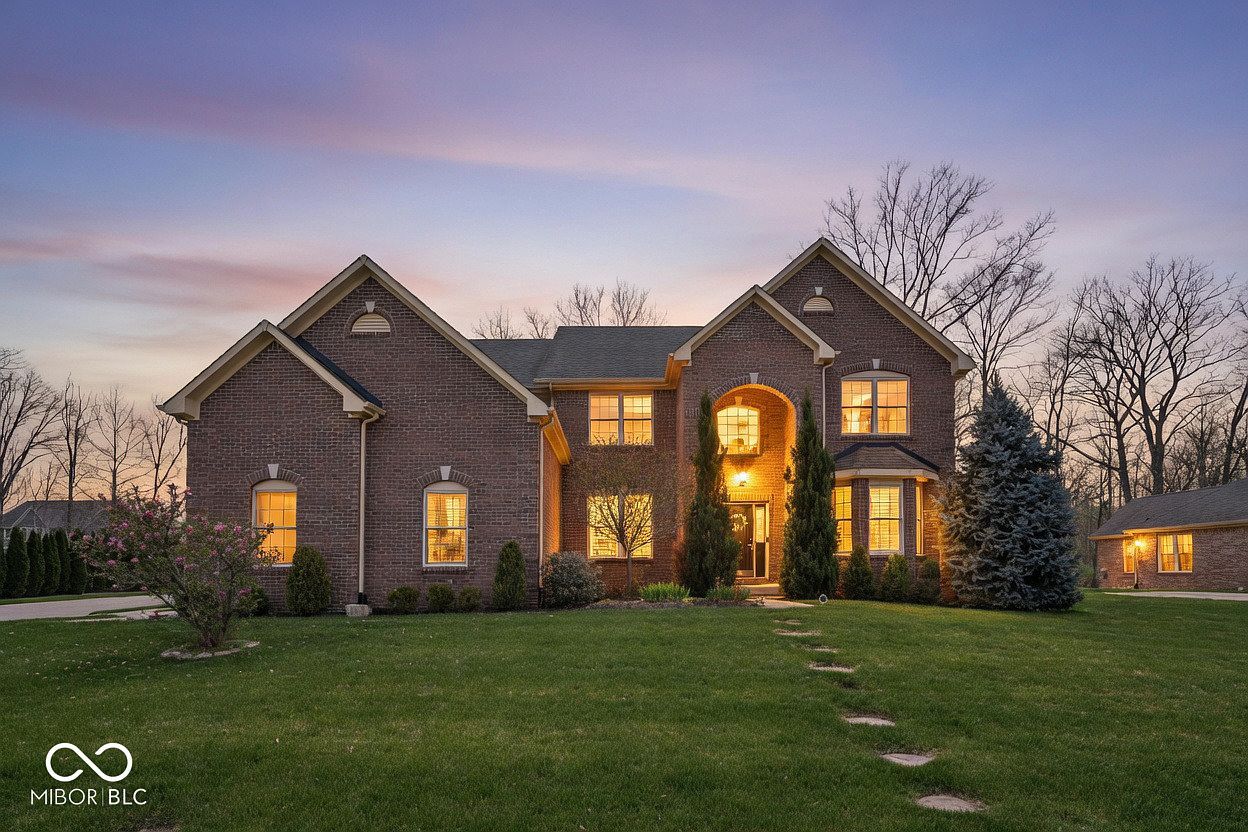 6677 W May Apple Dr McCordsville, IN 46055  | Single Family
