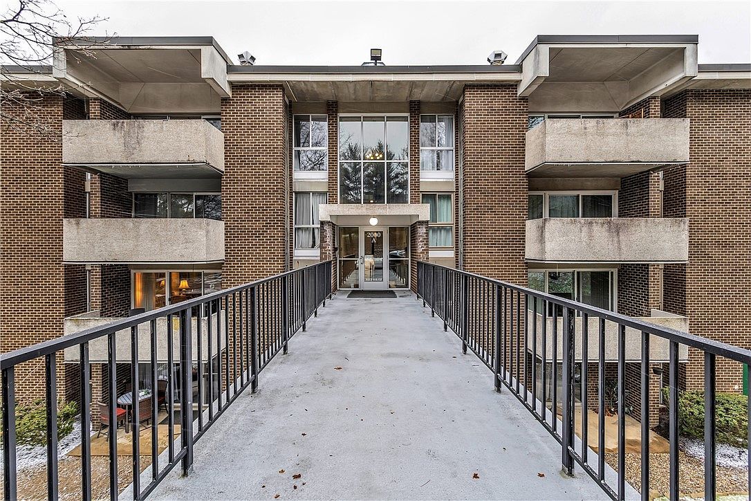 2401 Charlemagne Cir Pittsburgh, PA 15237 - Thumbnail 2