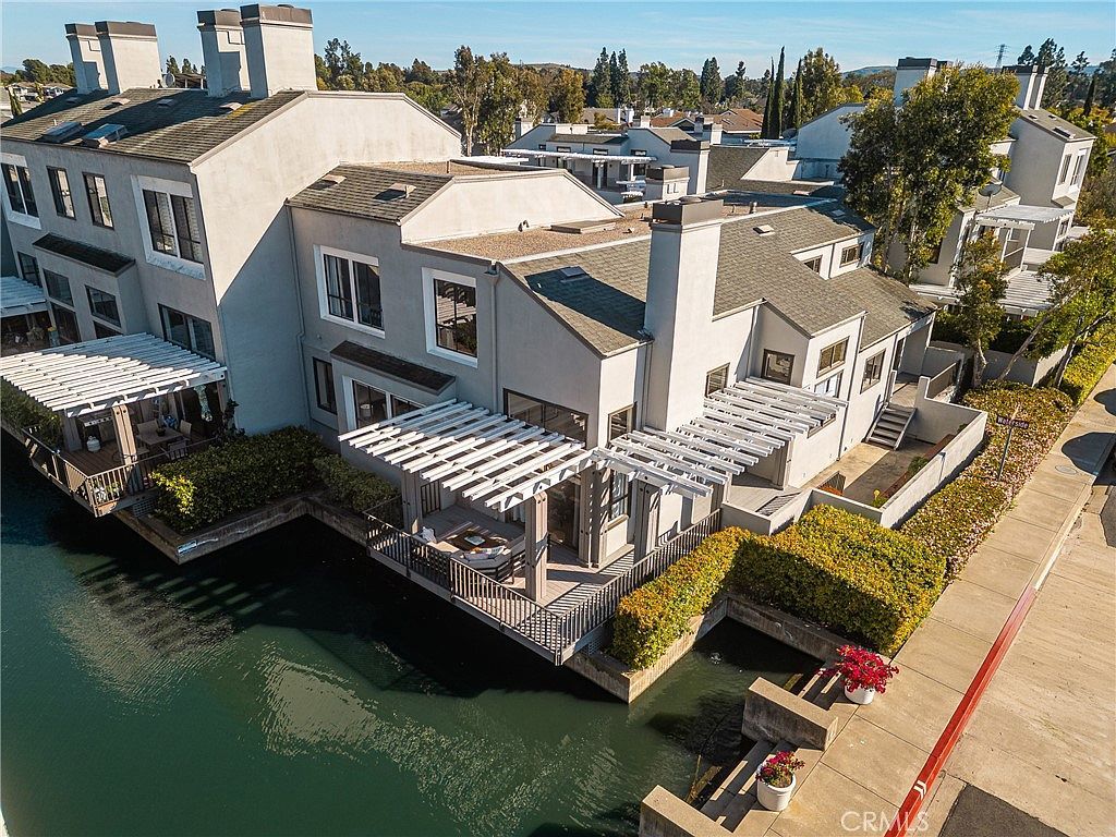 19 Waterway #9 Irvine, CA 92614 - Thumbnail 2