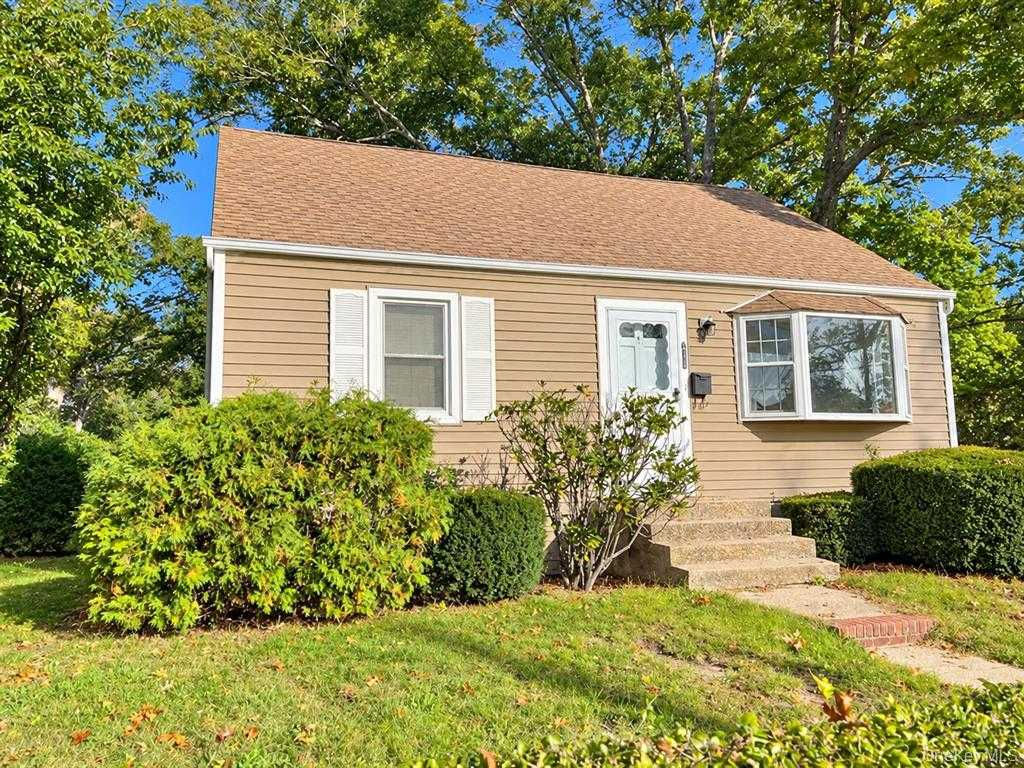 380 W Gates Ave, Lindenhurst, NY, USA, 11757