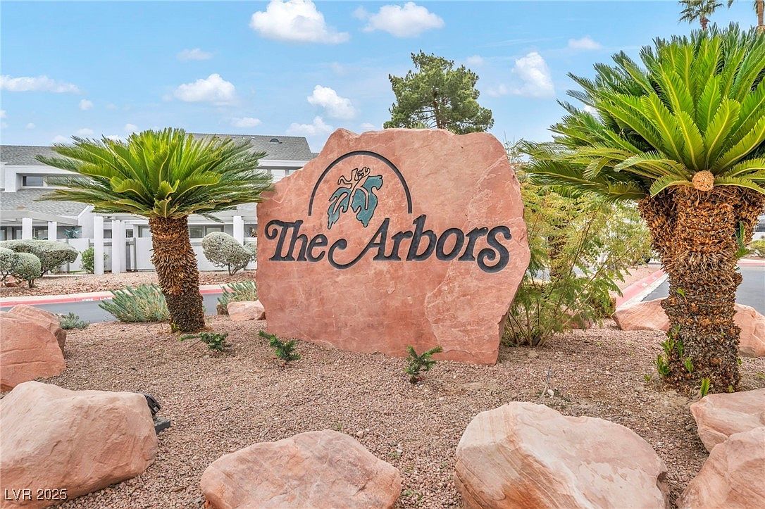 5670 Vineyard Ln Las Vegas, NV 89110 - Thumbnail 2