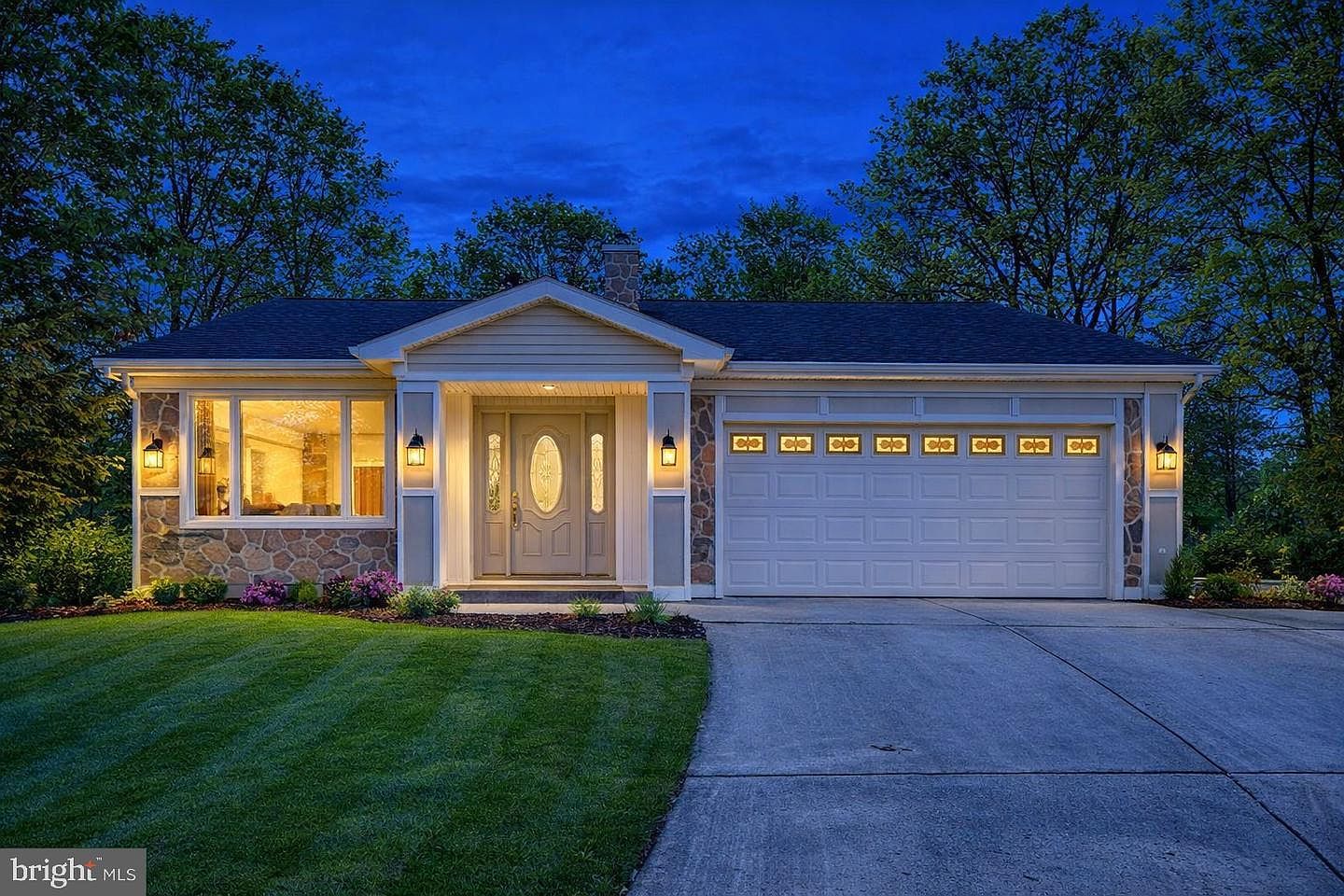 583 Ariel Ct Mechanicsburg, PA 17055 - Thumbnail 2