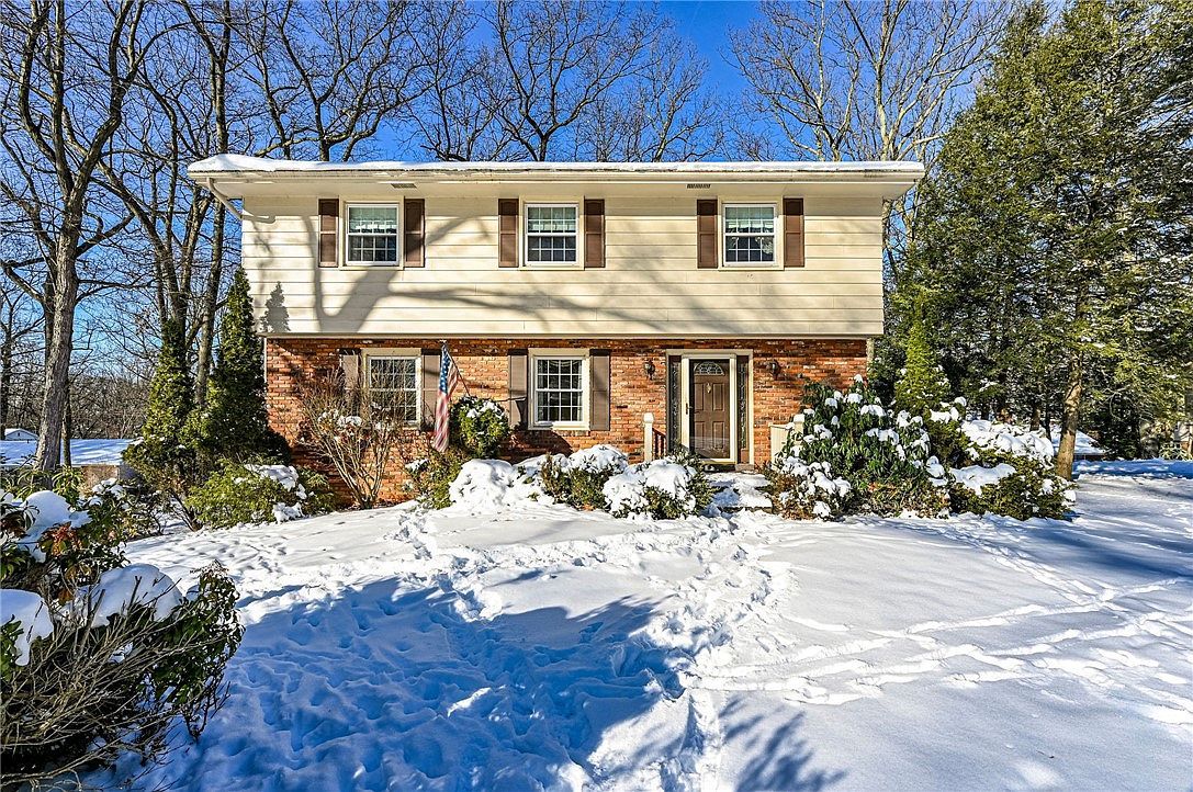 1127 McKenna Way Greensburg, PA 15601 - Thumbnail 2