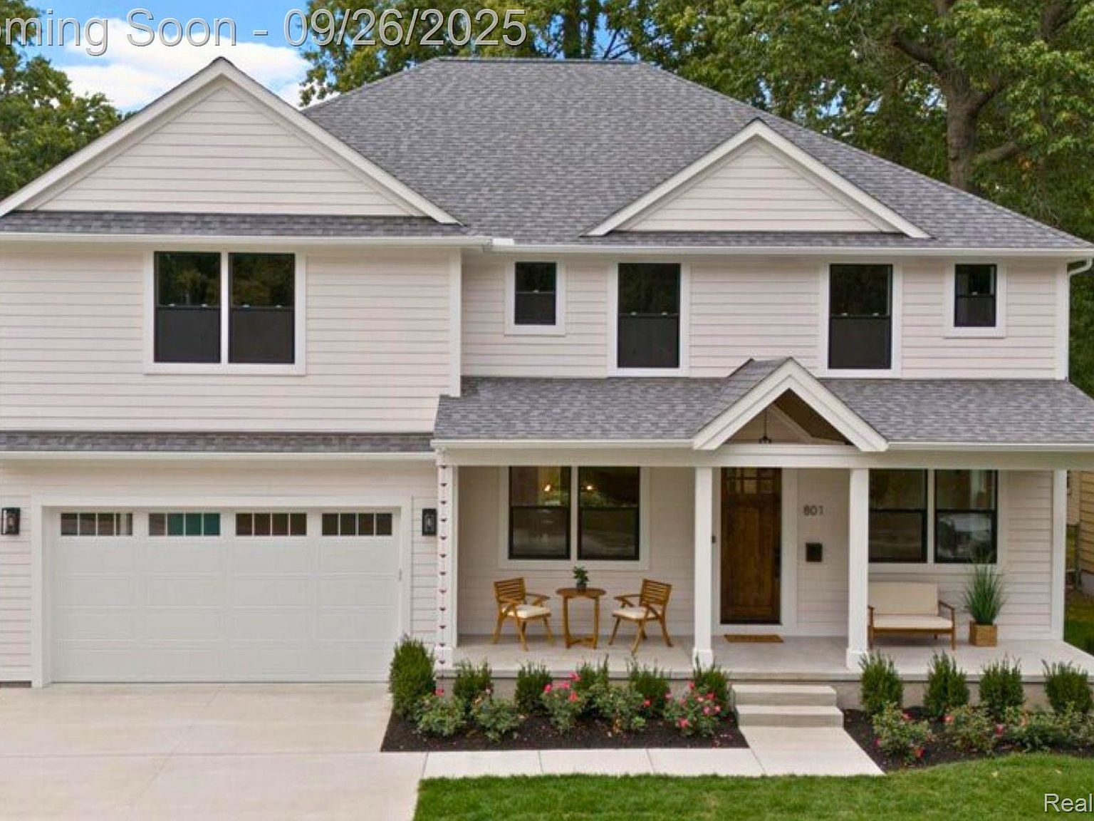 801 Hawthorn Ave Royal Oak, MI 48067 - Thumbnail 2