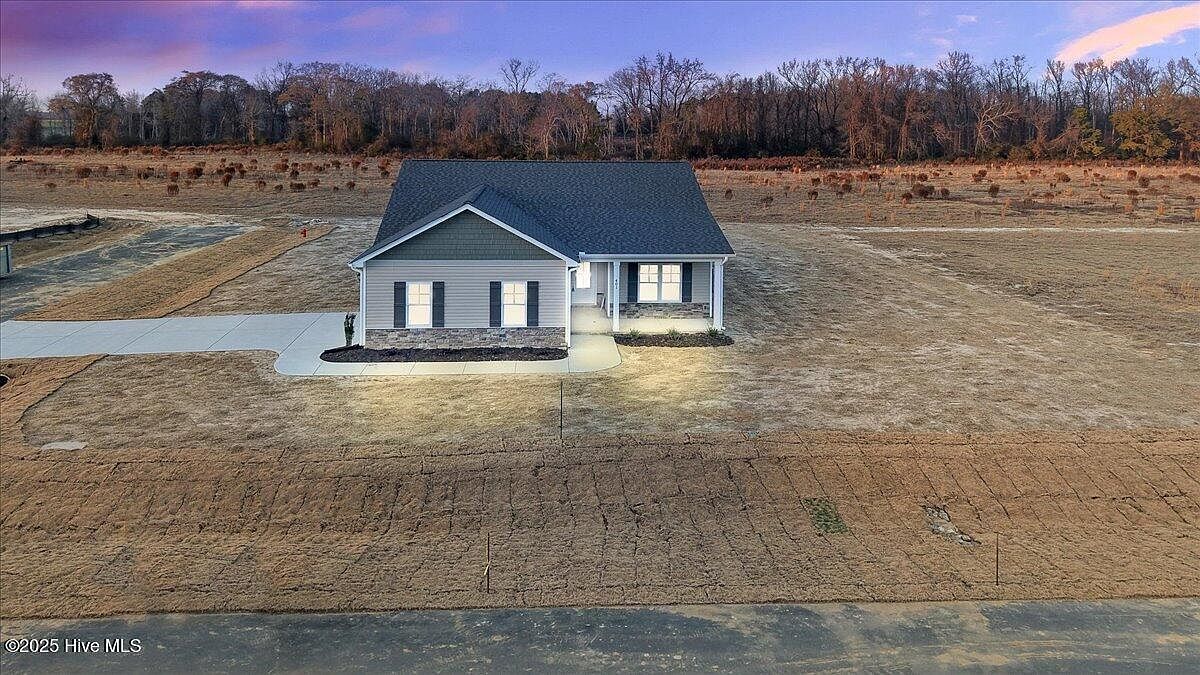 401 Creeks Edge Dr Pikeville, NC 27863 - Thumbnail 2