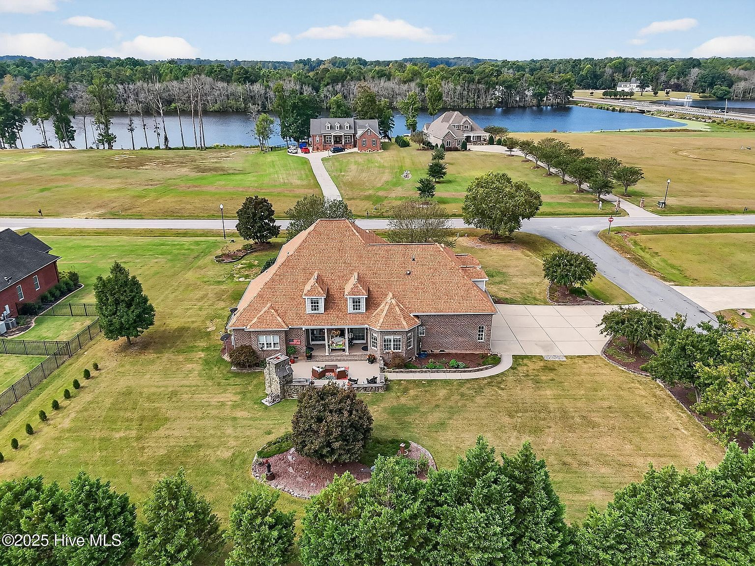 296 Shoreline Dr Princeton, NC 27569 - Thumbnail 2