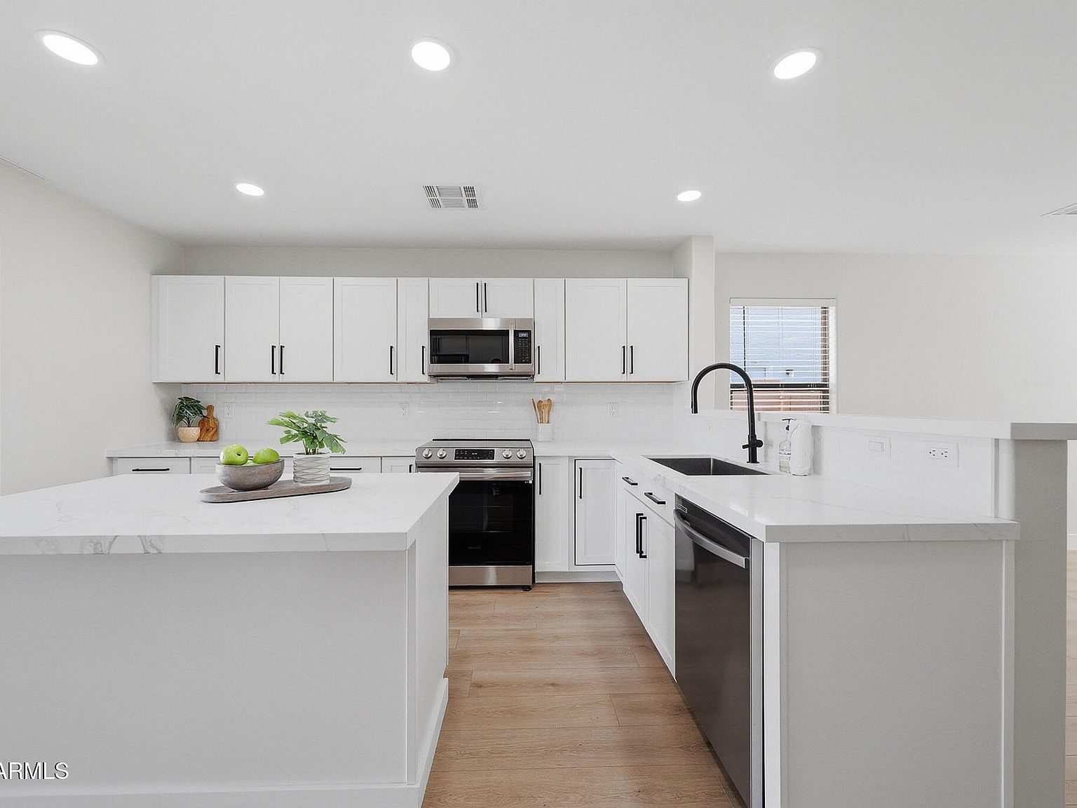 25702 W Burgess Ln Buckeye, AZ 85326 - Thumbnail 2