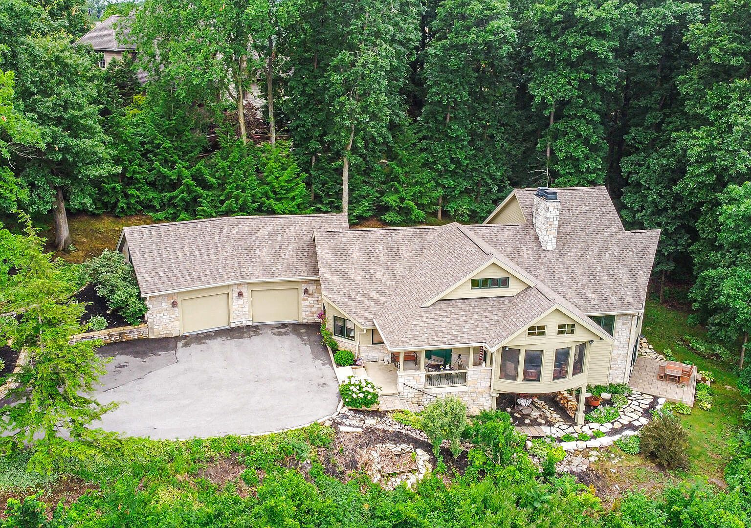 54 Braemar Dr Valparaiso, IN 46385 - Thumbnail 2