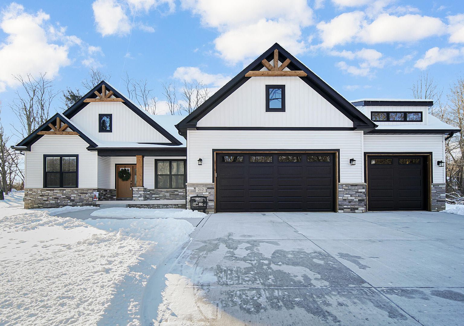 212 N 600 W Valparaiso, IN 46385 - Thumbnail 2