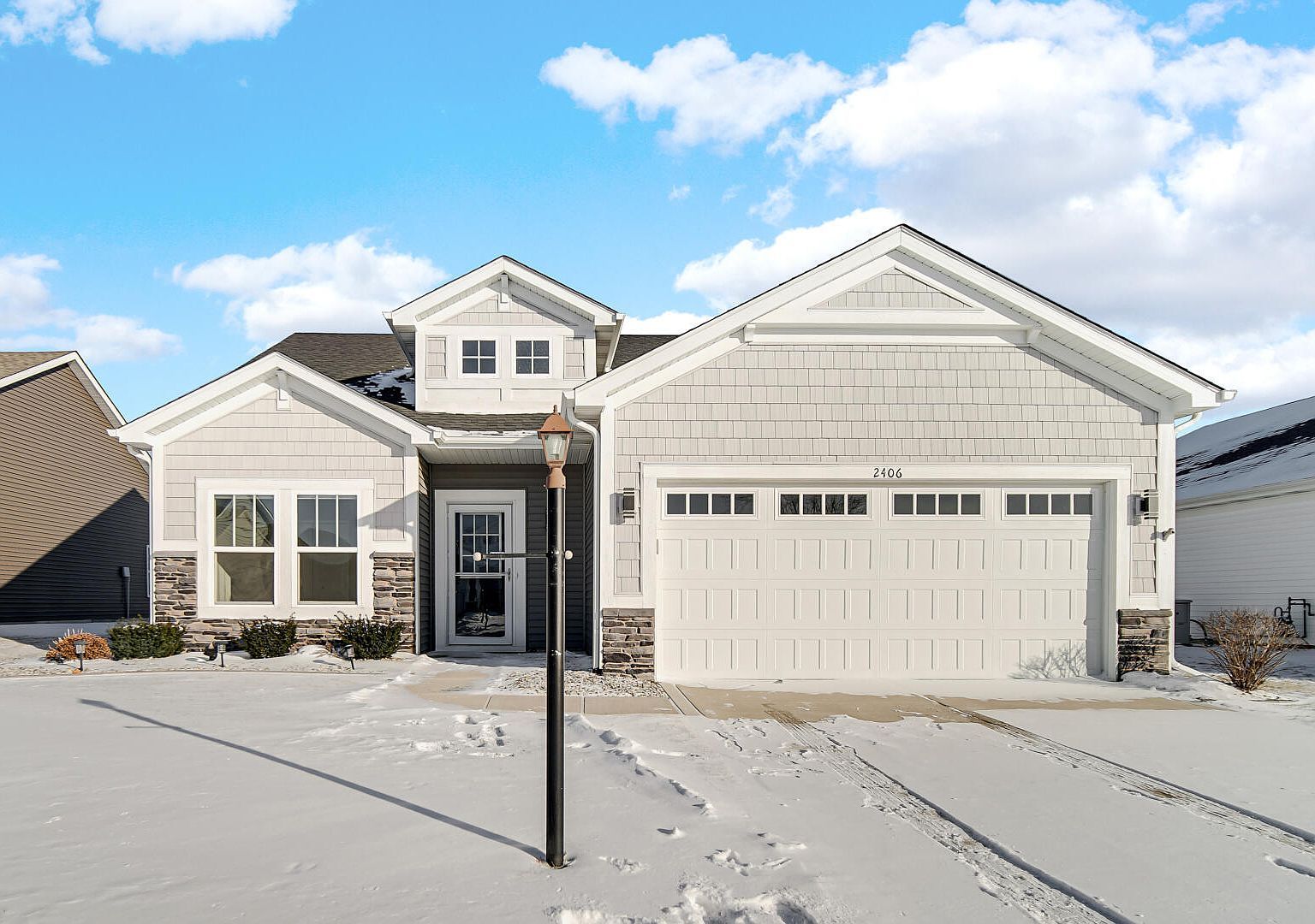 2406 Caspian Ln Valparaiso, IN 46385 - Thumbnail 2