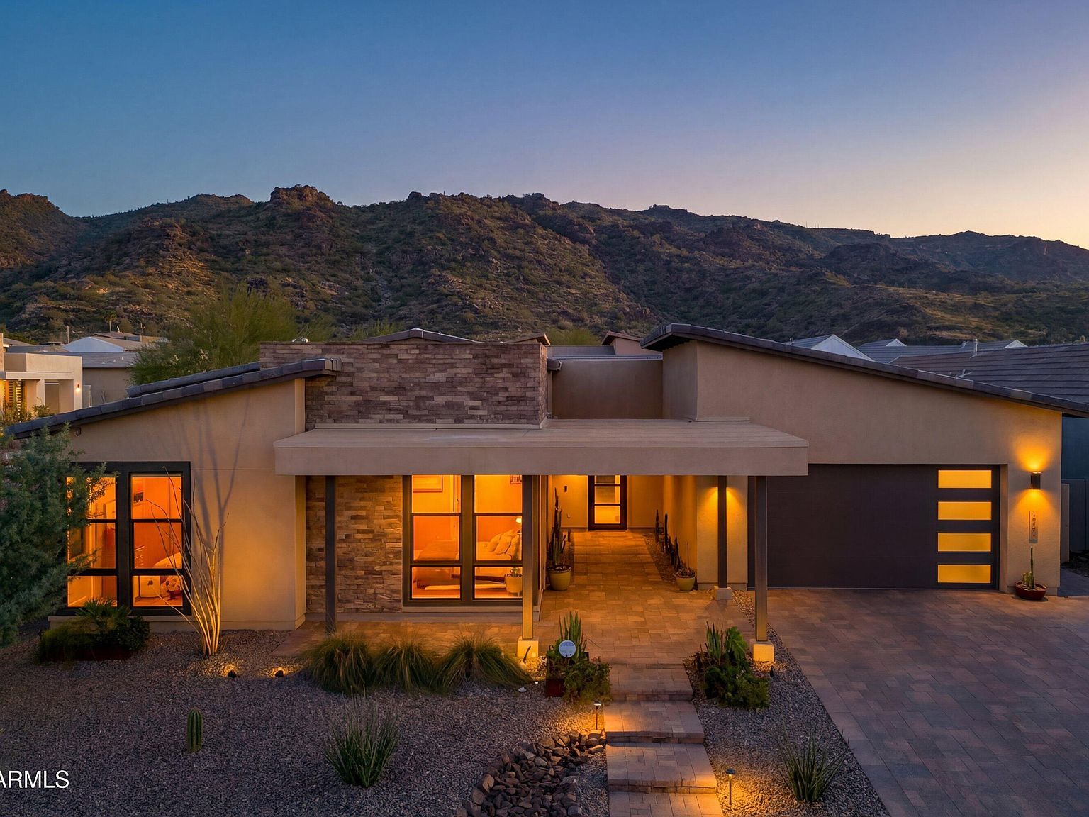 1353 E Paseo Way Phoenix, AZ 85042 - Thumbnail 2