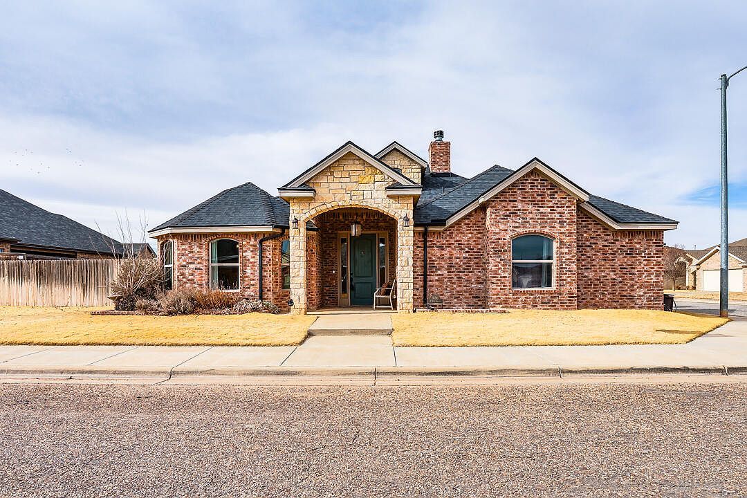 1406 N 14th St Wolfforth, TX 79382  | Single Family