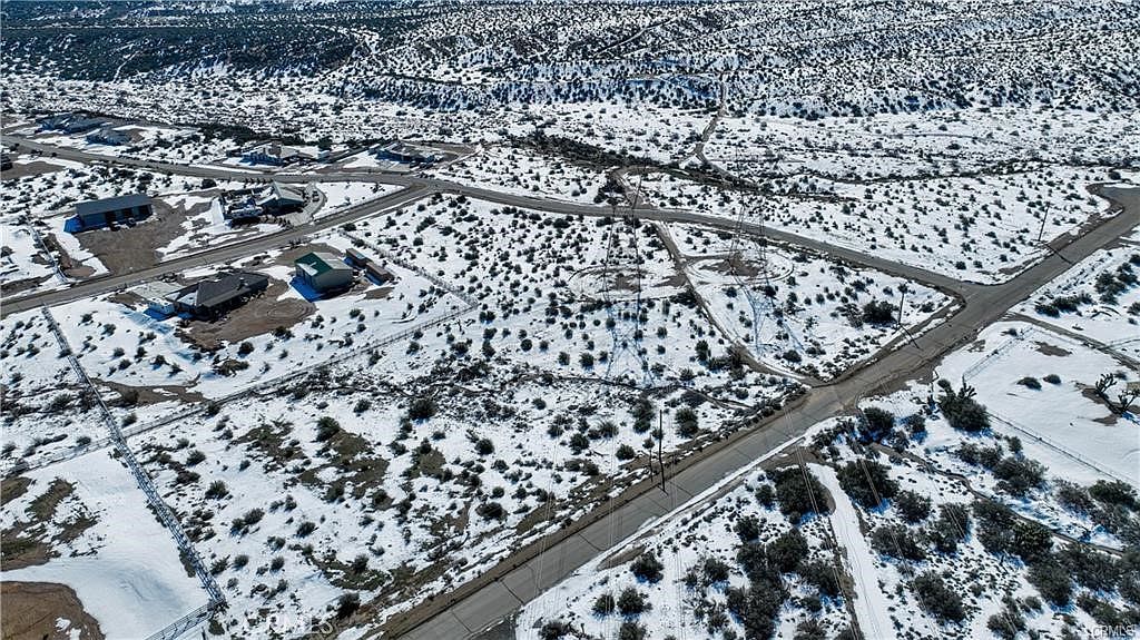 7877 Capelin Rd #13 Phelan, CA 92371 - Thumbnail 2